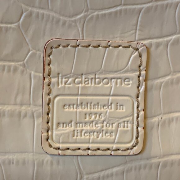 VINTAGE LIZ CLAIBORNE PURSE, CROC/SNAKESKIN PATTERN, CLASSIC FAUX LEATHER - Picture 2 of 8